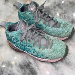 LeBron 17 GS 'South Beach